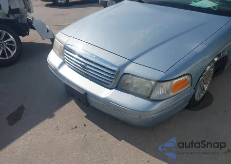 2000 Ford Crown Victoria из США, поврежденный, VIN 2FAFP73W2YX158213